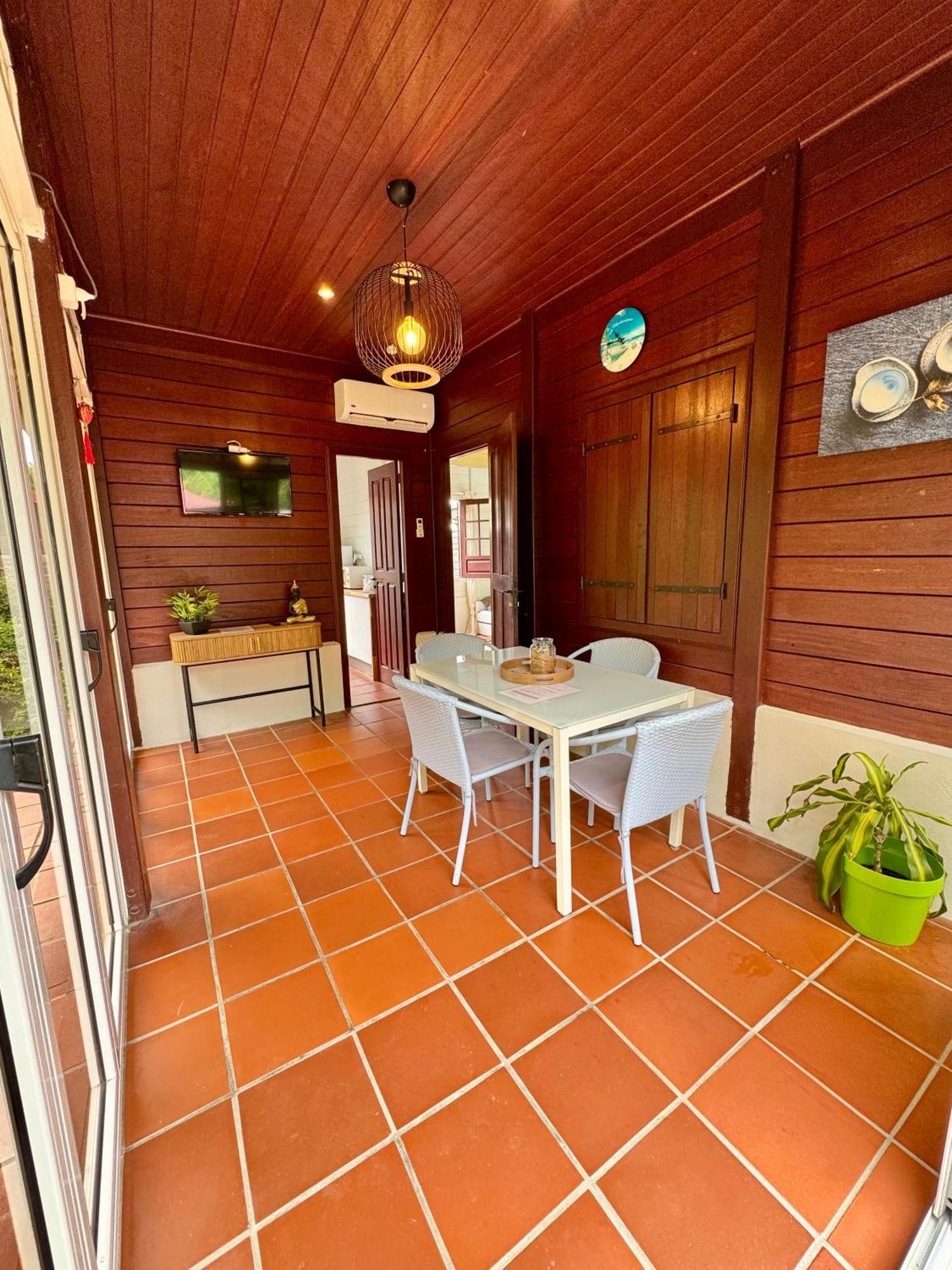 Le Gaspardo , 2 Chambres Climatisees , A 2 Mins A Pied De La Plage , Wifi , Jardin Clos, Parking ,Sans Vis-A-Vis Le Carbet Exterior foto